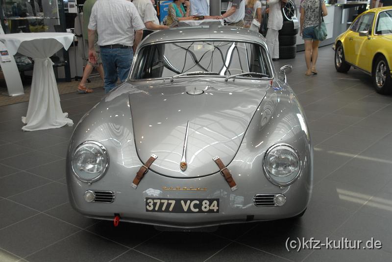 Porsche Zentrum Aachen 9128.JPG